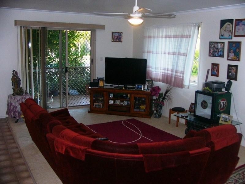 1 Club Avenue, Moore Park Beach QLD 4670