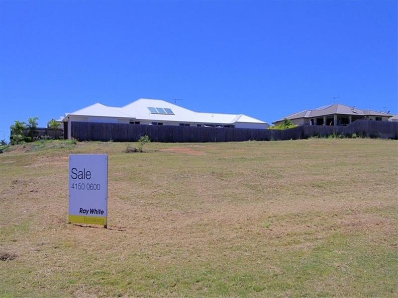 8 Pinnacle Court, Avoca QLD 4670