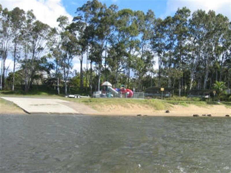 8 Pinnacle Court, Avoca QLD 4670