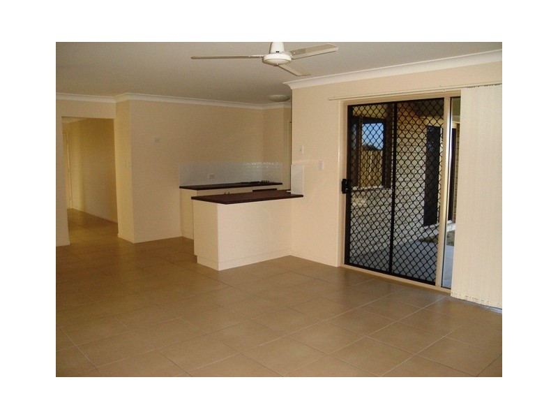 8 Regent Court, Thabeban QLD 4670