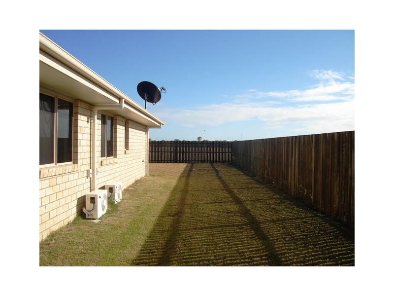 8 Regent Court, Thabeban QLD 4670