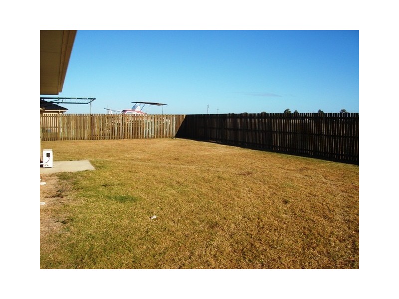 8 Regent Court, Thabeban QLD 4670