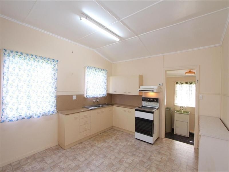 17 Lloyd Street, Walkervale QLD 4670