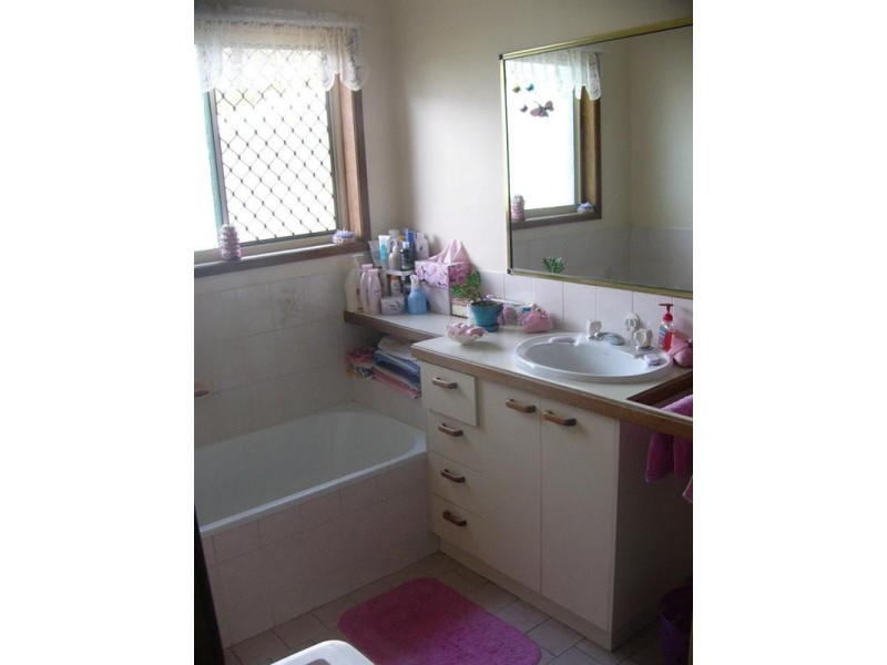 2 Park Estate Drive, Branyan QLD 4670