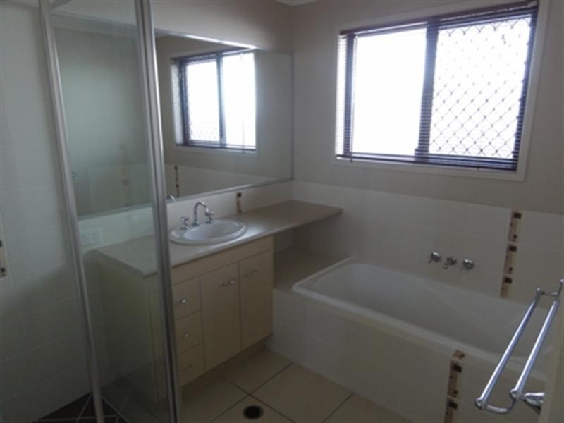 3 Voss Court, Millbank QLD 4670