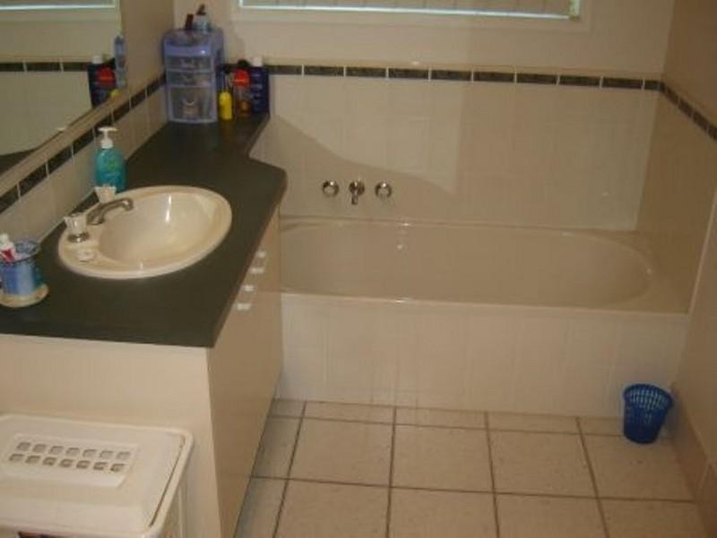 2 Hofer Court, Bundaberg East QLD 4670