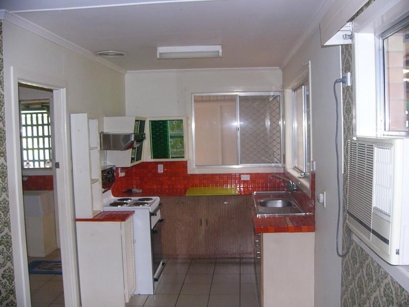 527 Gin Gin Road, Oakwood QLD 4670