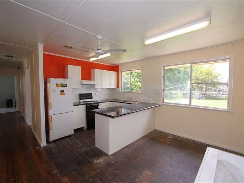 6 Brasch Street, Kepnock QLD 4670