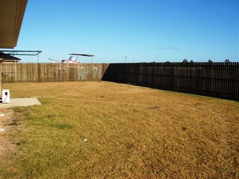8 Regent Court, Thabeban QLD 4670