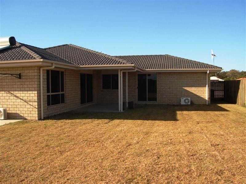 8 Regent Court, Thabeban QLD 4670