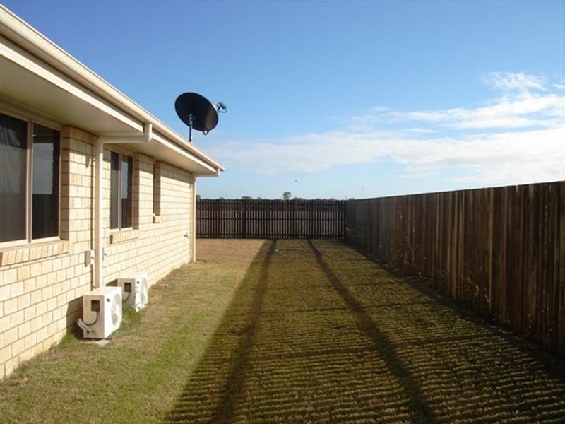 8 Regent Court, Thabeban QLD 4670