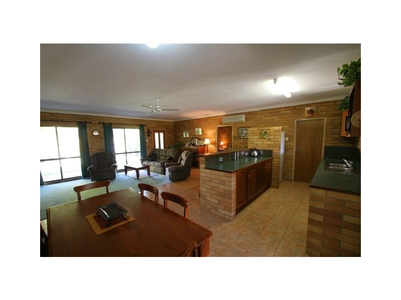 32 Pleasant Drive, Sharon QLD 4670