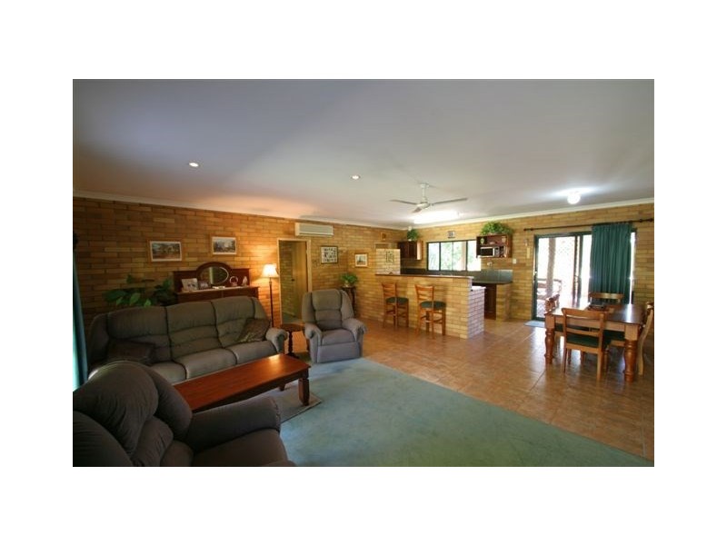 32 Pleasant Drive, Sharon QLD 4670