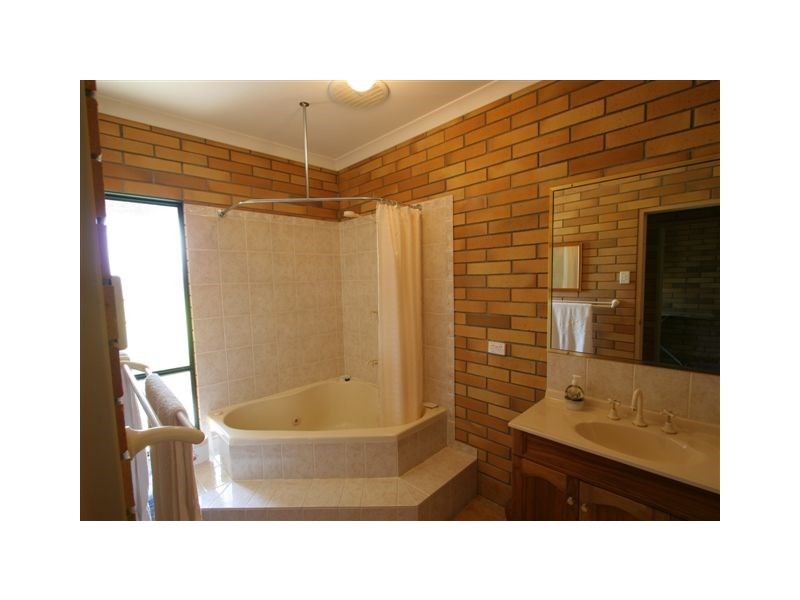 32 Pleasant Drive, Sharon QLD 4670