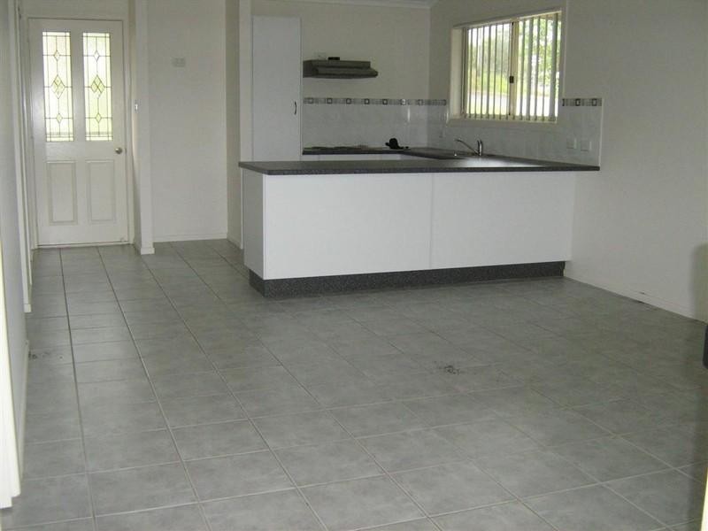1/25 High School Road, Gin Gin QLD 4671