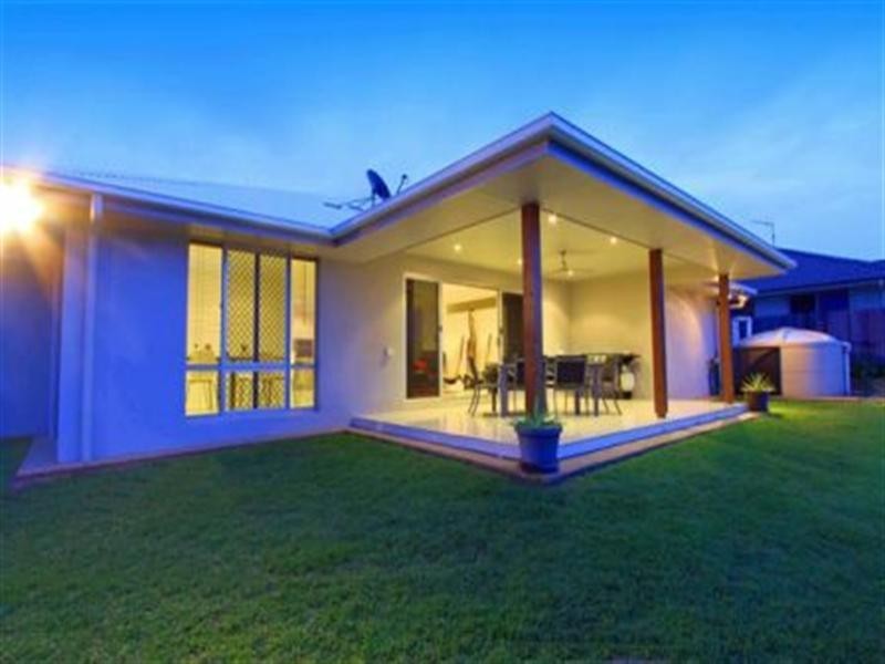 15 Mountney Street, Avoca QLD 4670