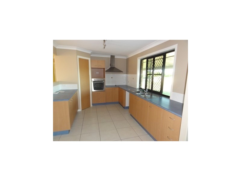 4 Slalom Crescent, Branyan QLD 4670