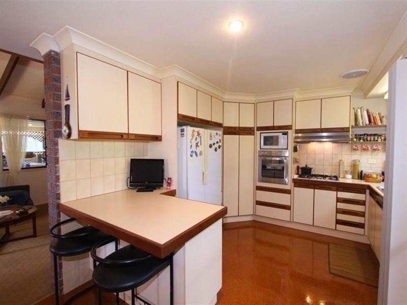 18 Barellan Parade, Bundaberg East QLD 4670
