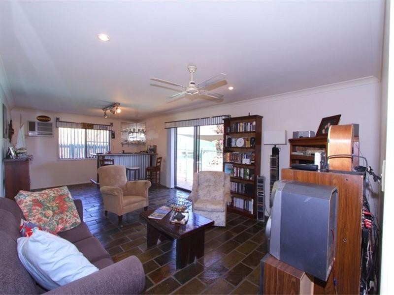 18 Barellan Parade, Bundaberg East QLD 4670
