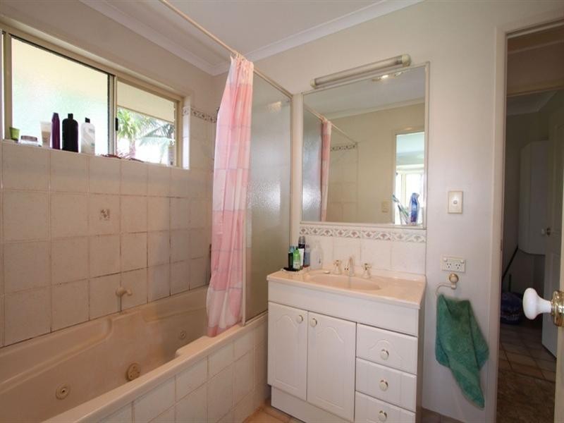 6 Leilani Court, Branyan QLD 4670