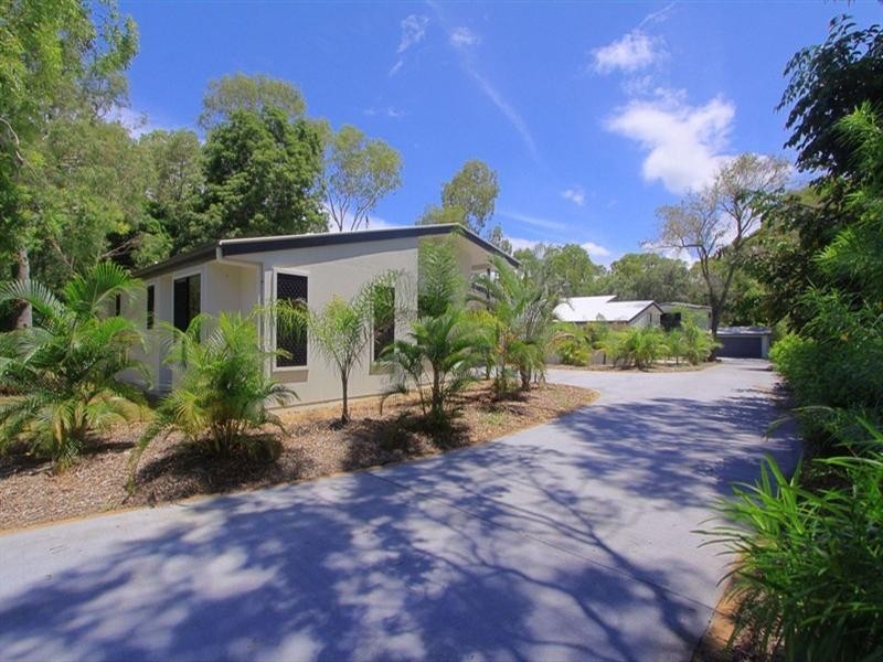 4 Kentia Avenue, Moore Park Beach QLD 4670