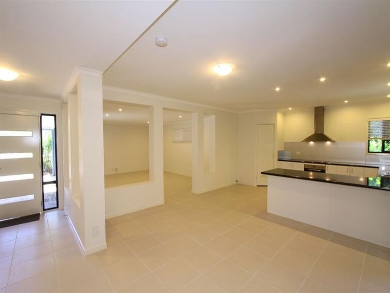 4 Kentia Avenue, Moore Park Beach QLD 4670