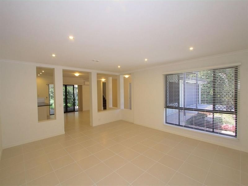 4 Kentia Avenue, Moore Park Beach QLD 4670