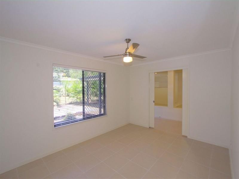 4 Kentia Avenue, Moore Park Beach QLD 4670