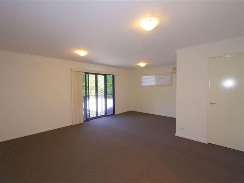 4 Kentia Avenue, Moore Park Beach QLD 4670