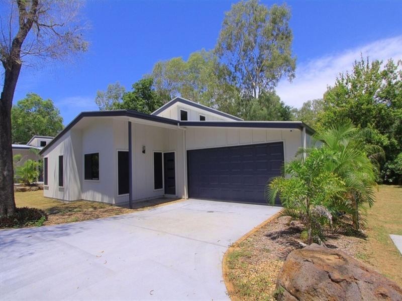 4 Kentia Avenue, Moore Park Beach QLD 4670