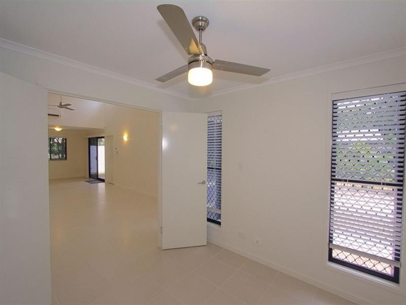 4 Kentia Avenue, Moore Park Beach QLD 4670