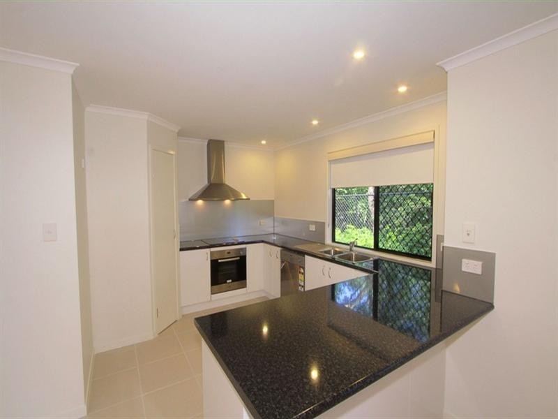 1/4 Kentia Avenue, Moore Park Beach QLD 4670