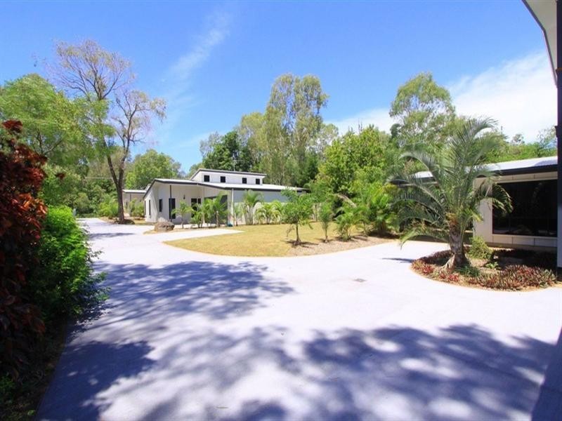 1/4 Kentia Avenue, Moore Park Beach QLD 4670