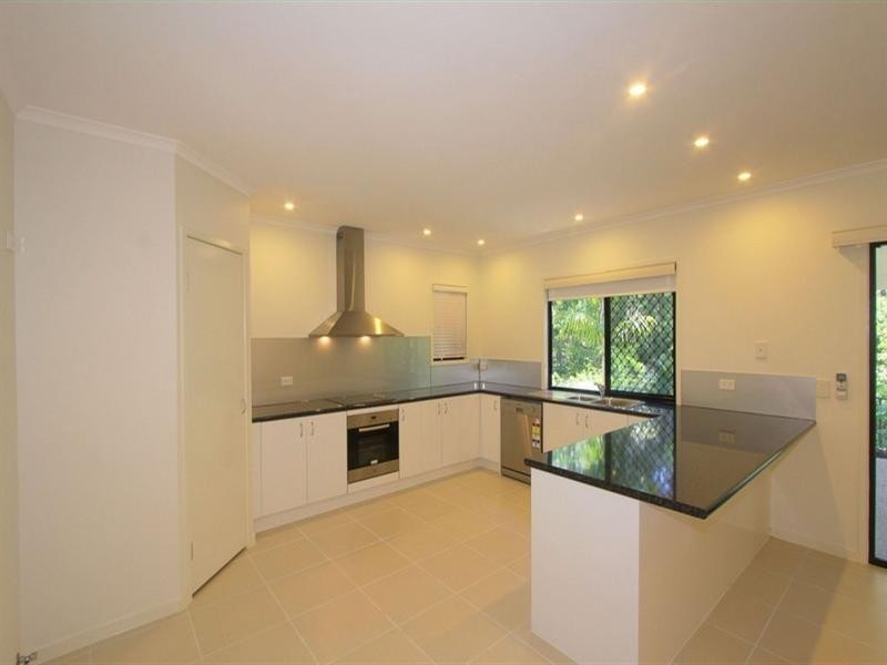 3/4 Kentia Avenue, Moore Park Beach QLD 4670