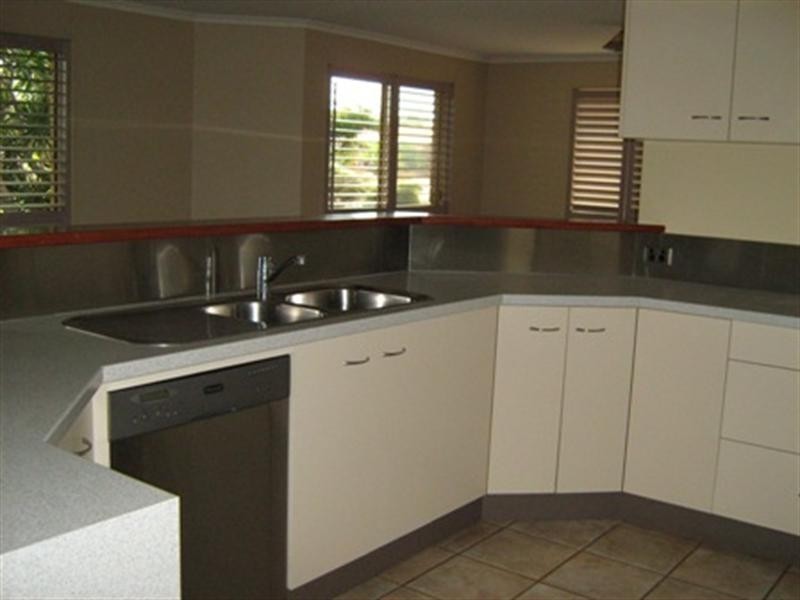 207 Barolin Esplanade, Coral Cove QLD 4670