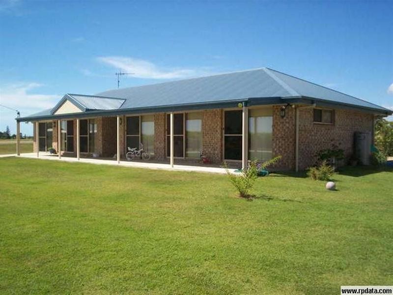 Moore Park Beach QLD 4670