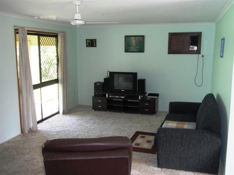 3 Kiwi Court, Branyan QLD 4670