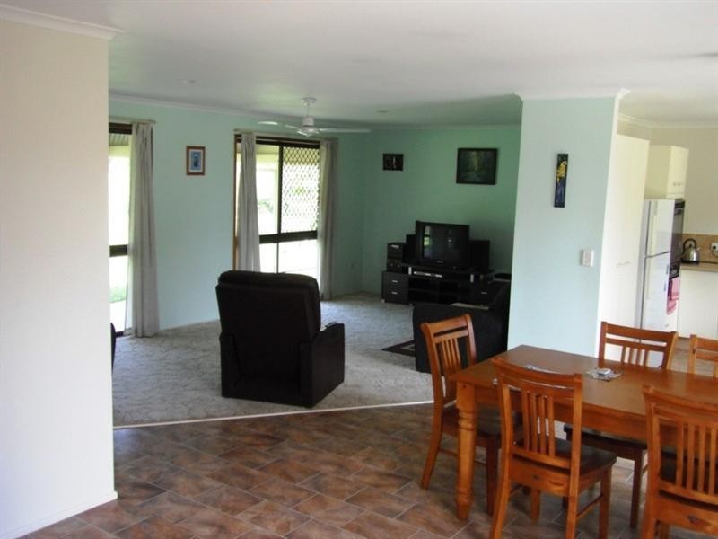 3 Kiwi Court, Branyan QLD 4670