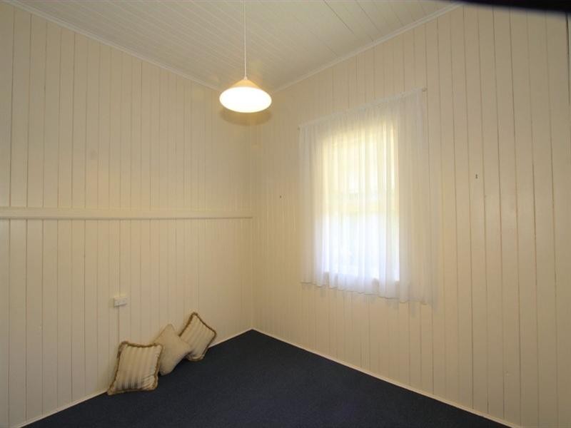 2 Windermere Street, Walkervale QLD 4670