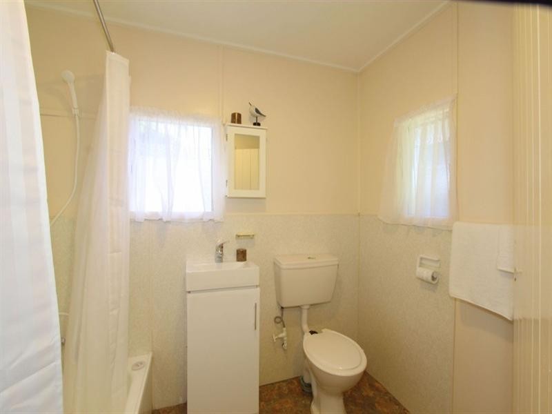 2 Windermere Street, Walkervale QLD 4670