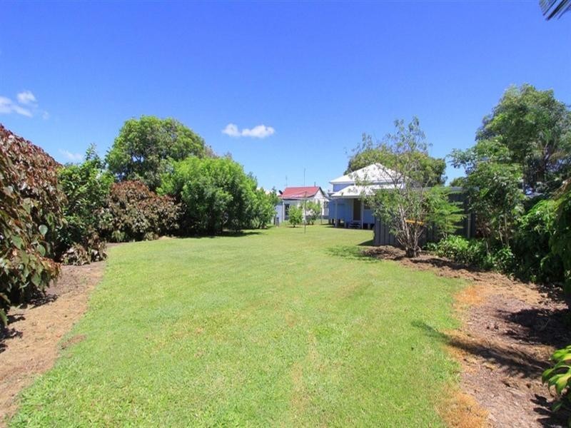 2 Windermere Street, Walkervale QLD 4670