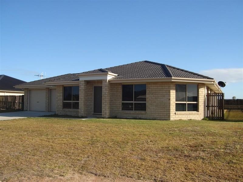 8 Regent Court, Thabeban QLD 4670