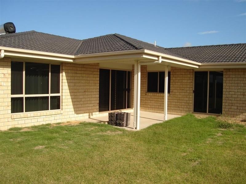 8 Regent Court, Thabeban QLD 4670