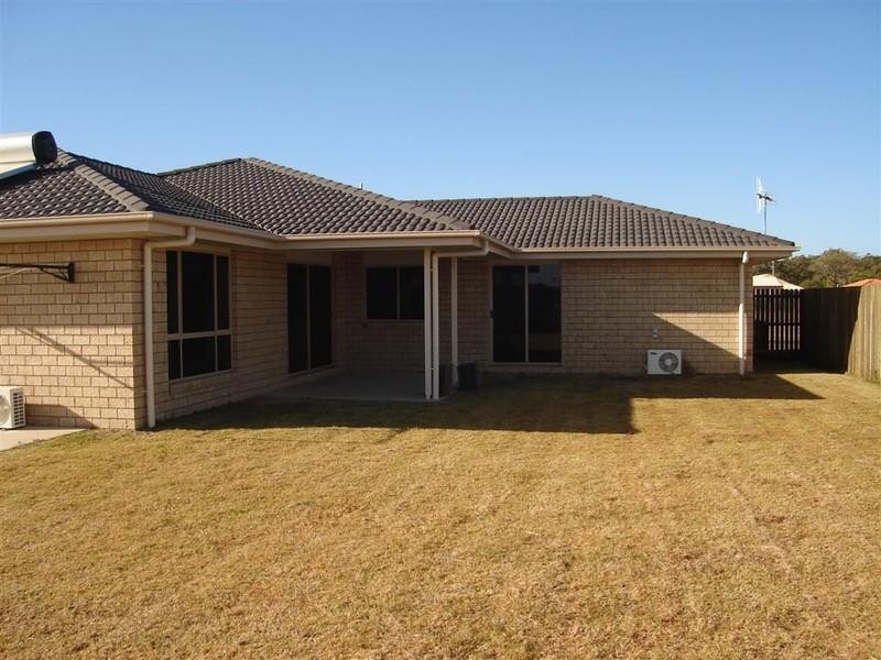 8 Regent Court, Thabeban QLD 4670
