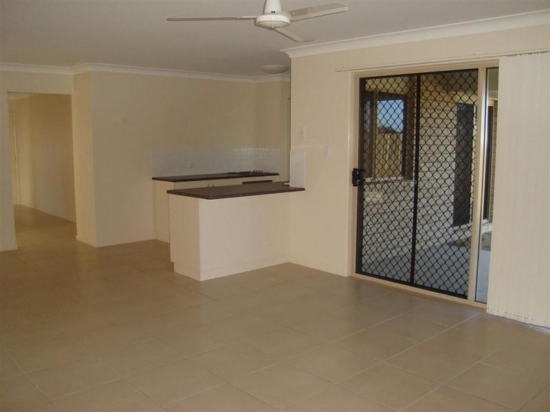 8 Regent Court, Thabeban QLD 4670