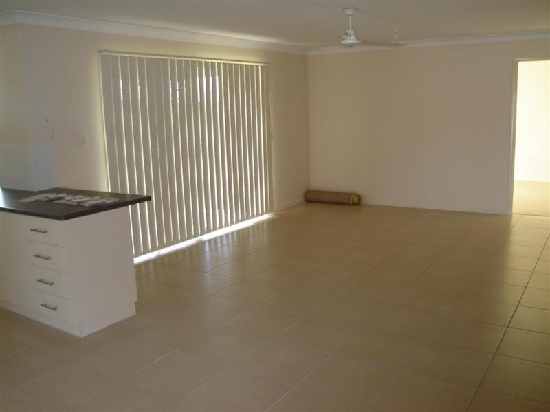 8 Regent Court, Thabeban QLD 4670