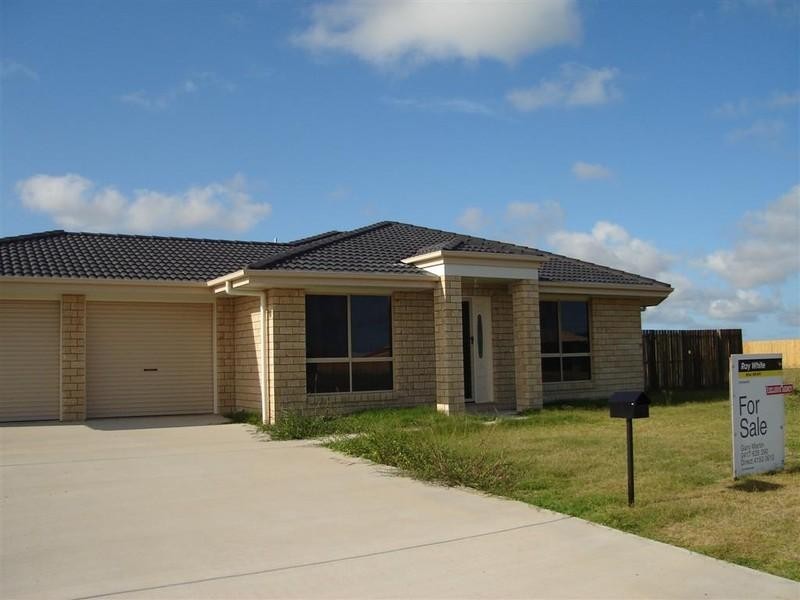 8 Regent Court, Thabeban QLD 4670