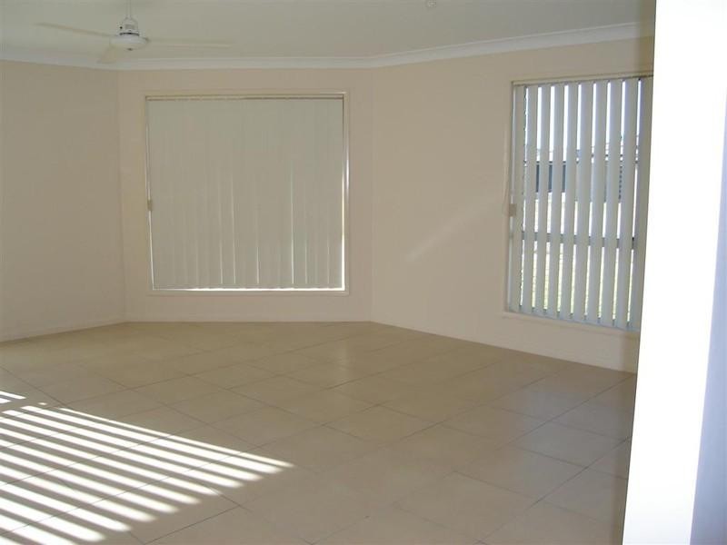 8 Regent Court, Thabeban QLD 4670