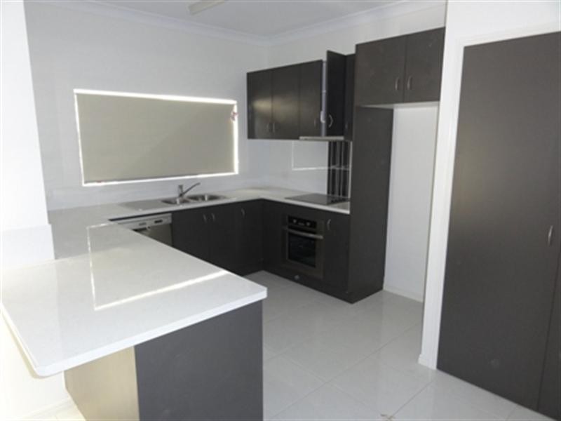 2/16 DeGunst Street, Kepnock QLD 4670