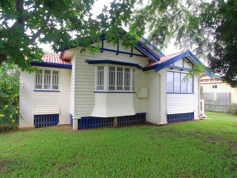 6 Victory Street, Svensson Heights QLD 4670